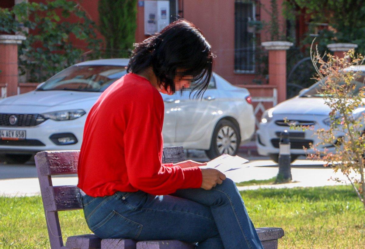 Otizmli oğlunu kabullenmeyen kocasını terk etti, yardım istiyor