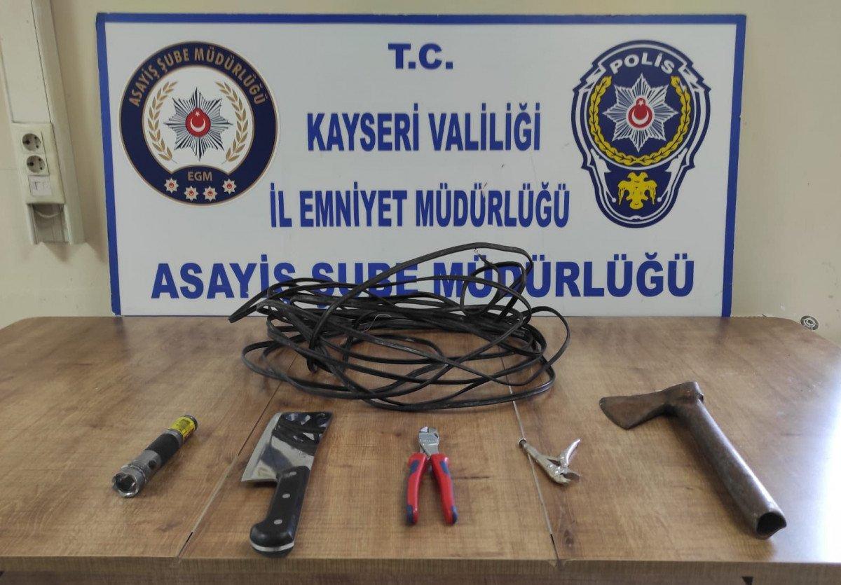 Kayseri'de 100 bin TL’lik kablo çalan hırsız yakalandı