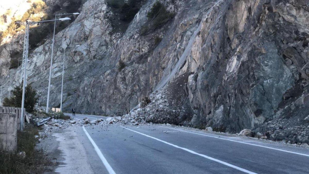 Artvin'de sağanak yağış nedeni ile heyelan yaşandı