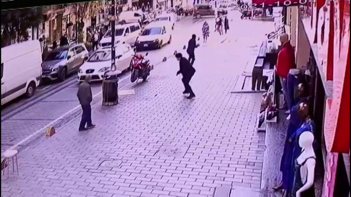 Fatih’te, içinde 3 milyon dolar olan çantaya gasp girişimi kamerada