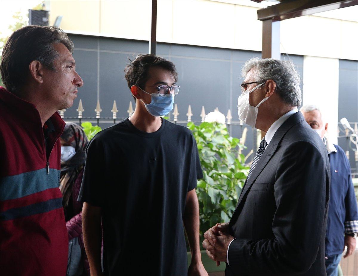 Mete Gazoz'un anneannesinin cenazesi toprağa verildi