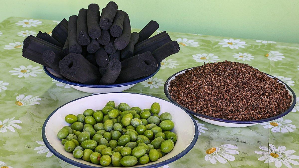 İzmir'de zeytin çekirdeğinden üretilen mangal kömürü, ihraç ürünü oldu