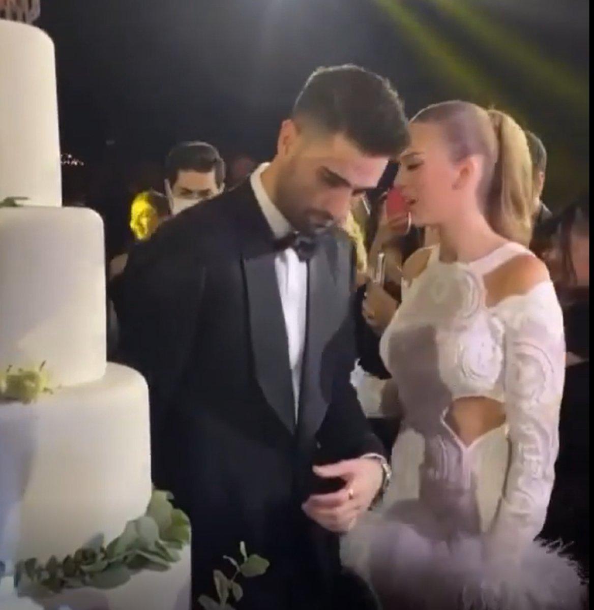 Yasemin Şefkatli'nin transparan gelinliği olay oldu