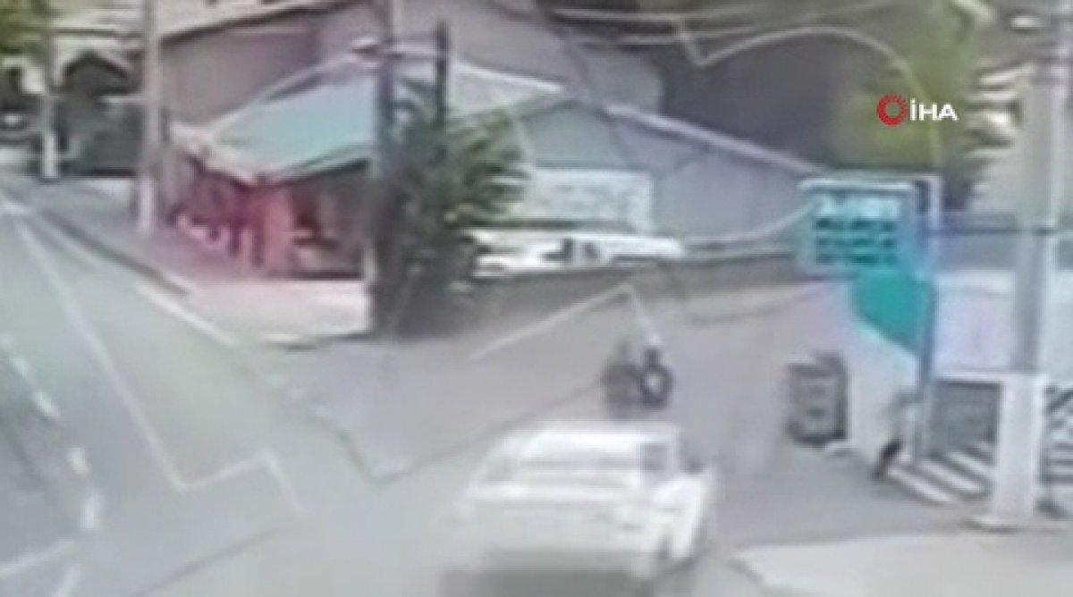 Adana’da bir çocuğun hayatını kaybettiği kaza anının görüntüleri