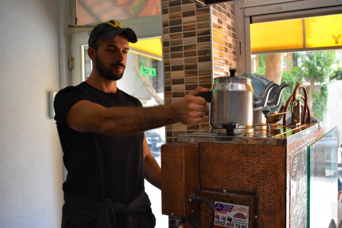 Kocaeli'de çaycılık yapan gencin videoları milyonlar tarafından izlendi