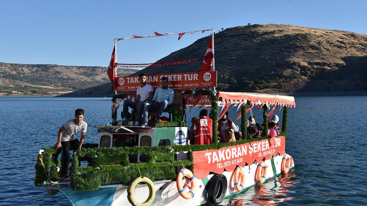 Takoran Vadisi'nde turistler için tekne turları artırıldı