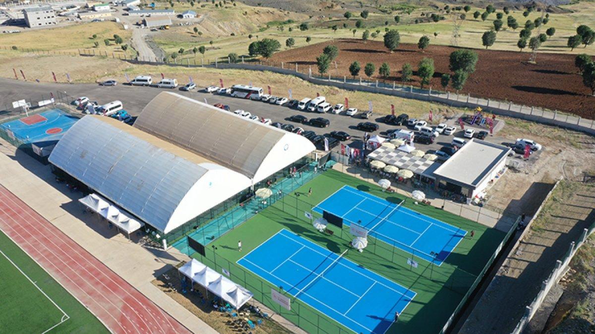 Şırnak'ta yapılan tesislerde çocuklar ve gençler, sporun keyfini çıkartıyor