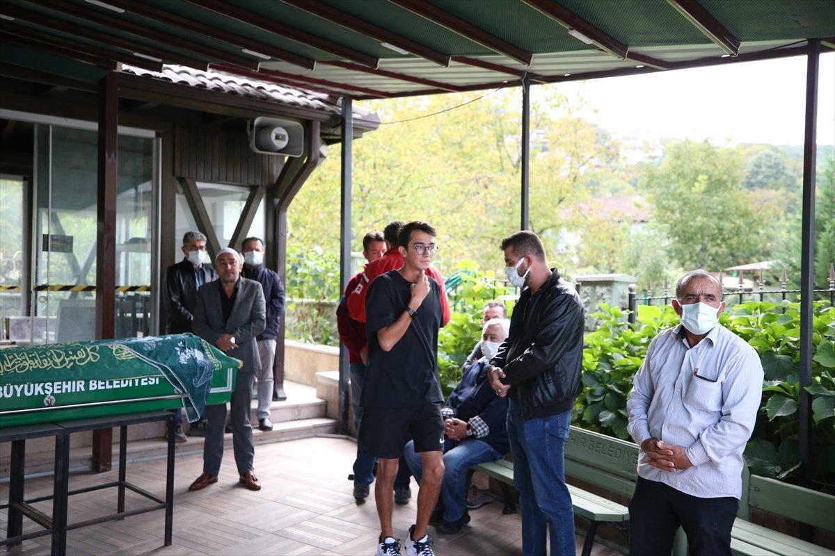 Mete Gazoz'un anneannesinin cenazesi toprağa verildi