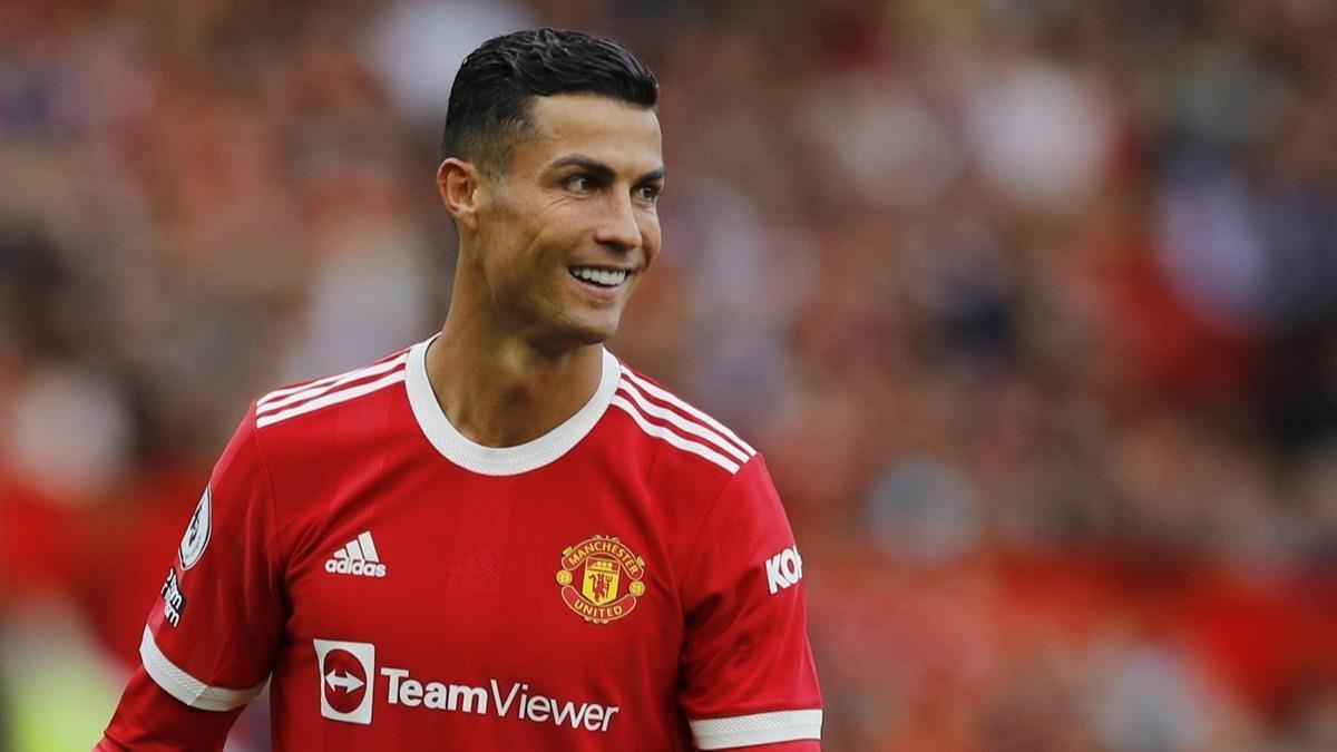 Cristiano Ronaldo ayın futbolcusu seçildi