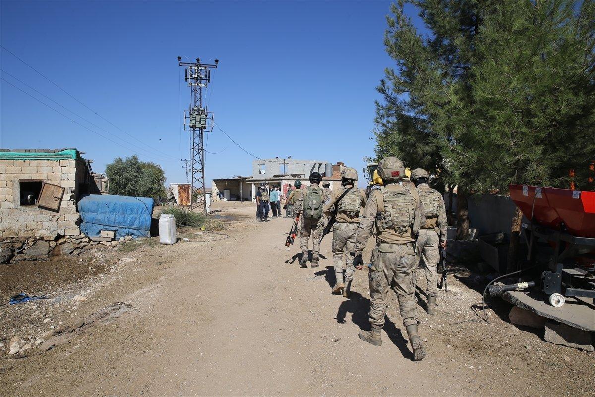 Şanlıurfa'da kaçak elektrik kullananlara yapılan denetimde lastik yakıldı