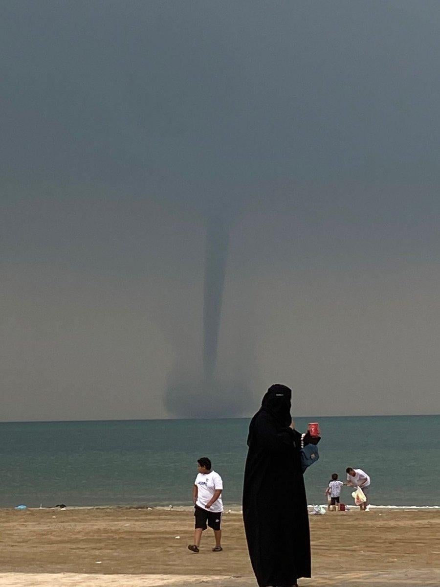 Suudi Arabistan'da hortum meydana geldi