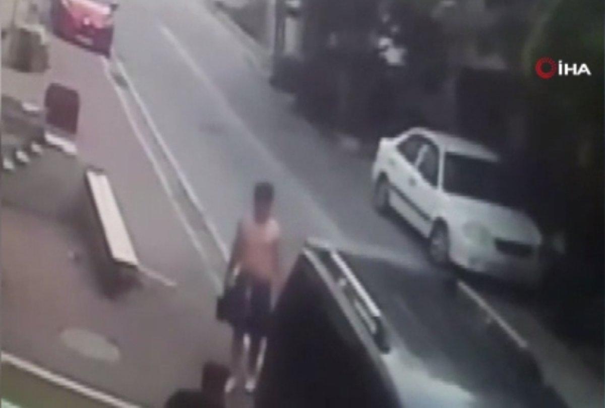 Esenyurt'ta eşyaları çalınan adam, yarı çıplak hırsız kovaladı