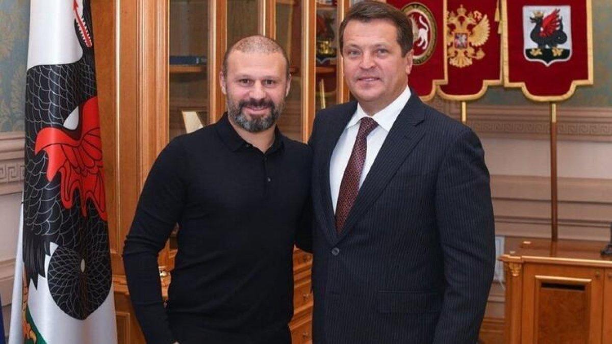 Gökdeniz Karadeniz, Kazan'a cami yaptırdı