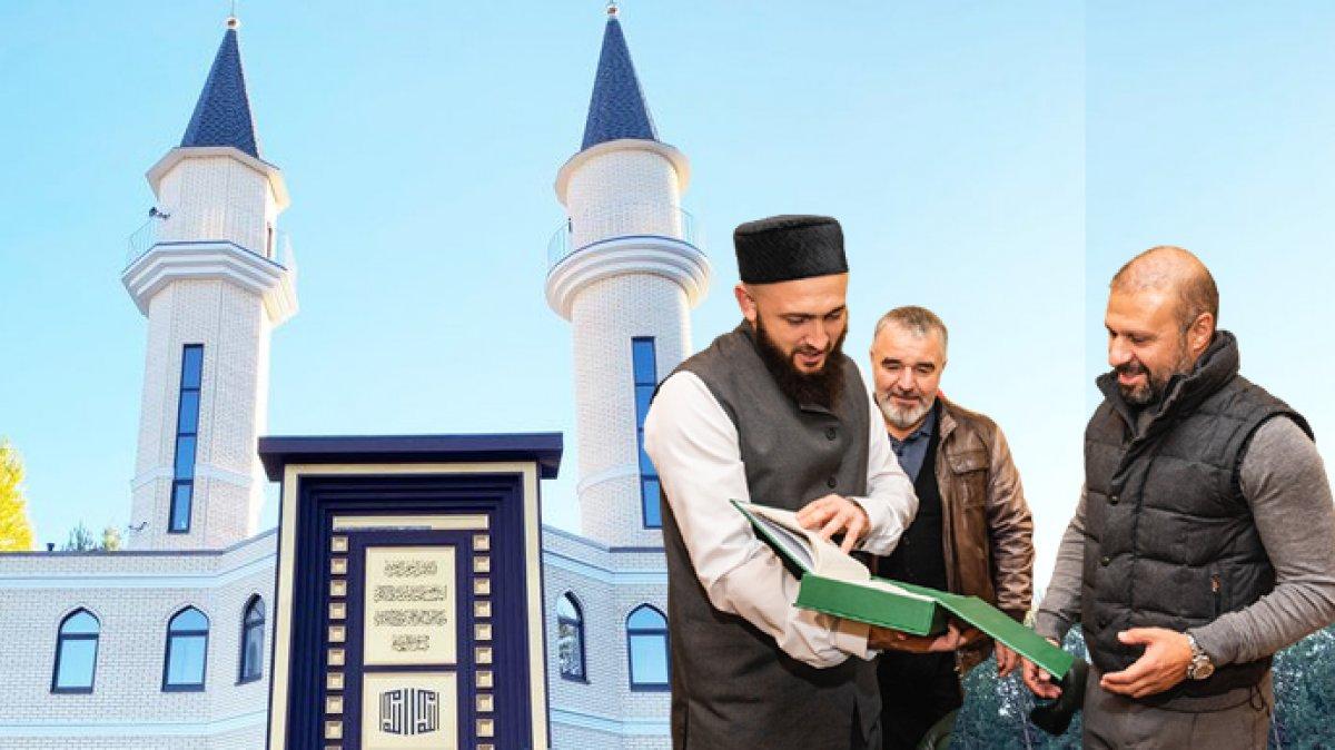 Gökdeniz Karadeniz, Kazan'a cami yaptırdı