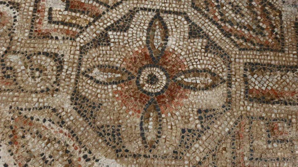 Bursa'da kazı çalışmalarında mumyalanmış 3 iskelet bulundu