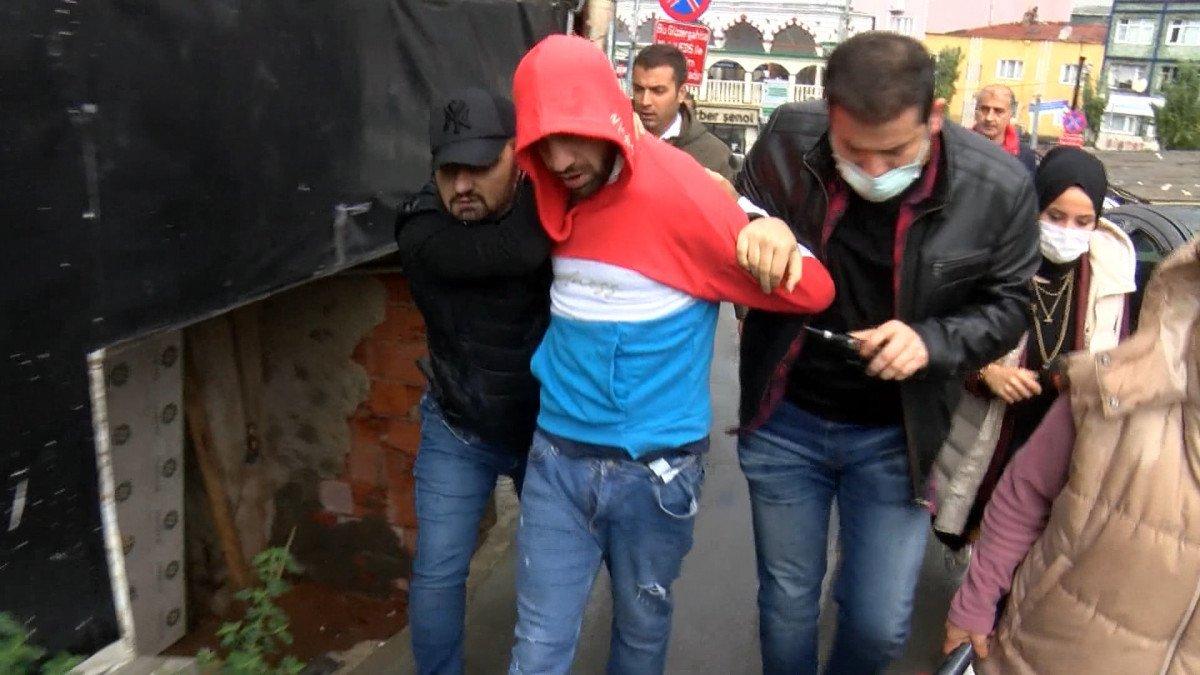 İstanbul'da polislerden kaçan şüpheli, kamyonet kasasında yakalandı
