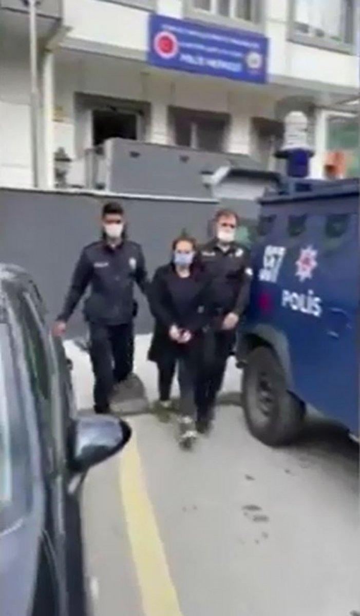 Bakırköy'deki AVM'yi mesken tutan hırsızlar yakalandı