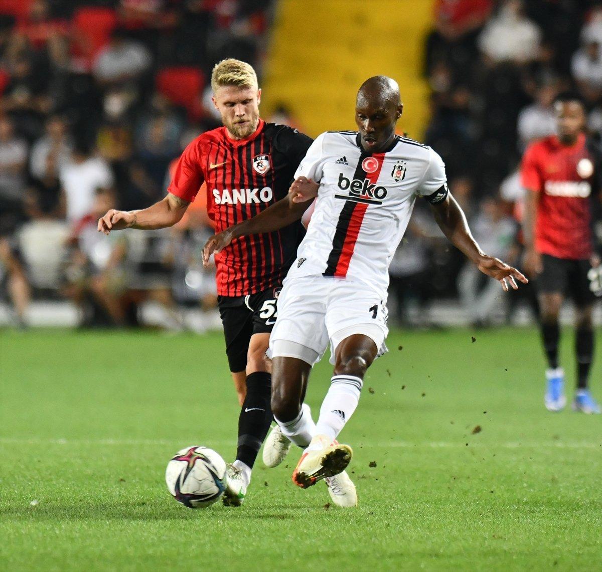 Beşiktaş'tan Atiba'ya antrenörlük teklifi