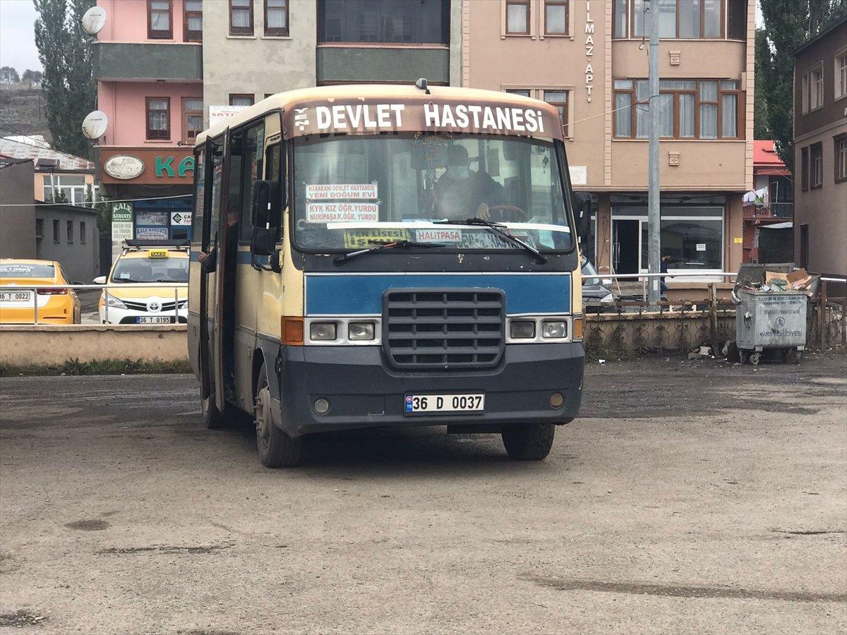 Kars’ta maske uyarısı yapan minibüs şoförü bıçaklandı