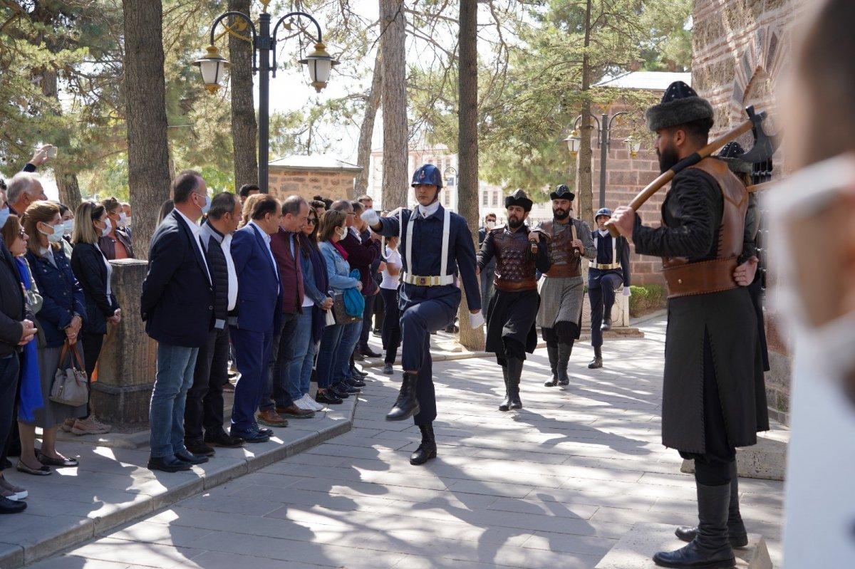 CHP’li başkanlar, Ertuğrul Gazi'nin türbesinde