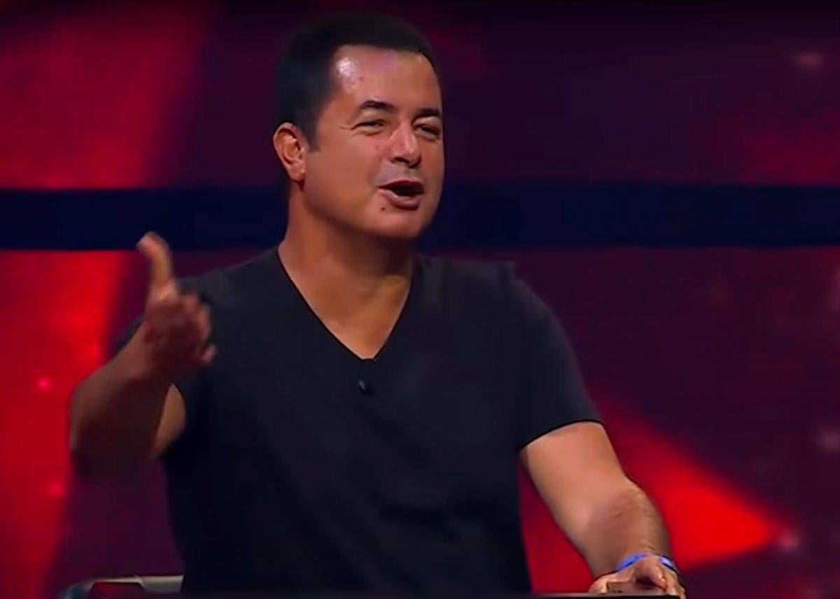 O Ses Türkiye'de Acun Ilıcalı'nın teklifini kırmayan Ebru Gündeş sahneye çıktı