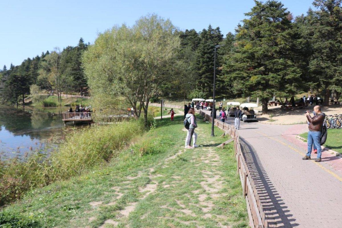 Gölcük Tabiat Parkı'na tatilci akını