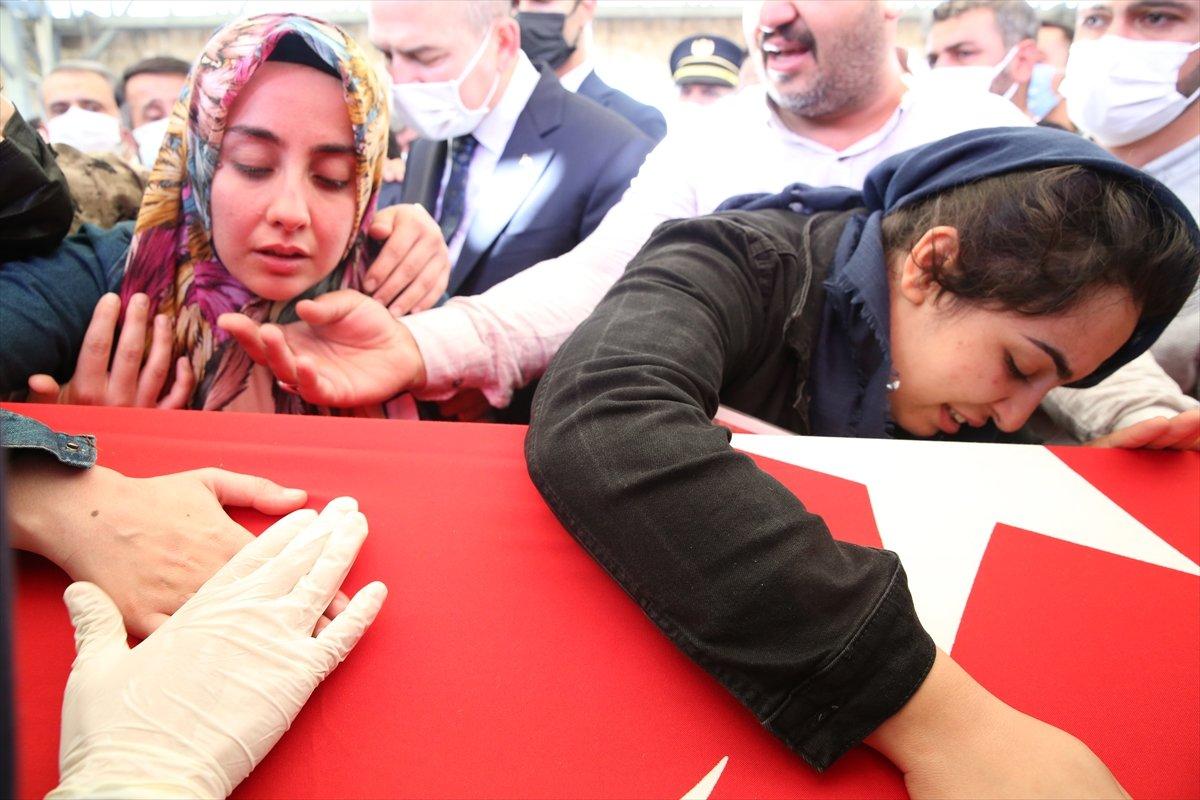 Fırat Kalkanı Harekatı şehitlerine veda