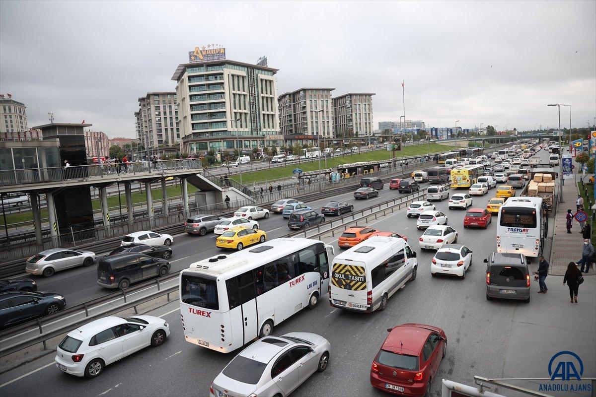Haftanın ilk iş gününde İstanbul'da trafik yoğunluğu
