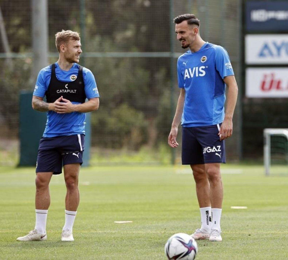 Fenerbahçe'de Berisha sıkı çalışıyor