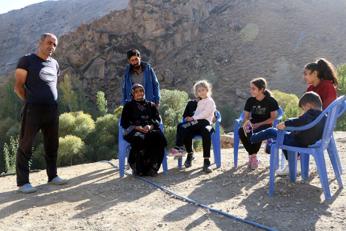 Yüksekova’da 117 yaşındaki kadın koronavirüsü yendi