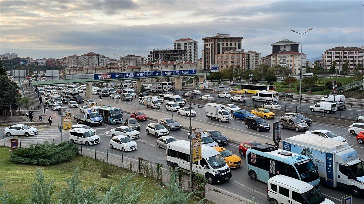 Haftanın ilk iş gününde İstanbul'da trafik yoğunluğu