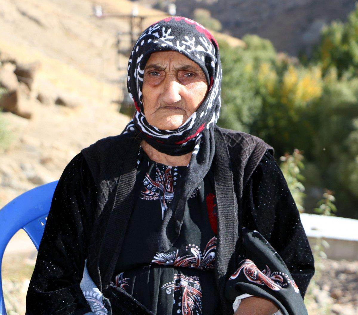 Yüksekova’da 117 yaşındaki kadın koronavirüsü yendi