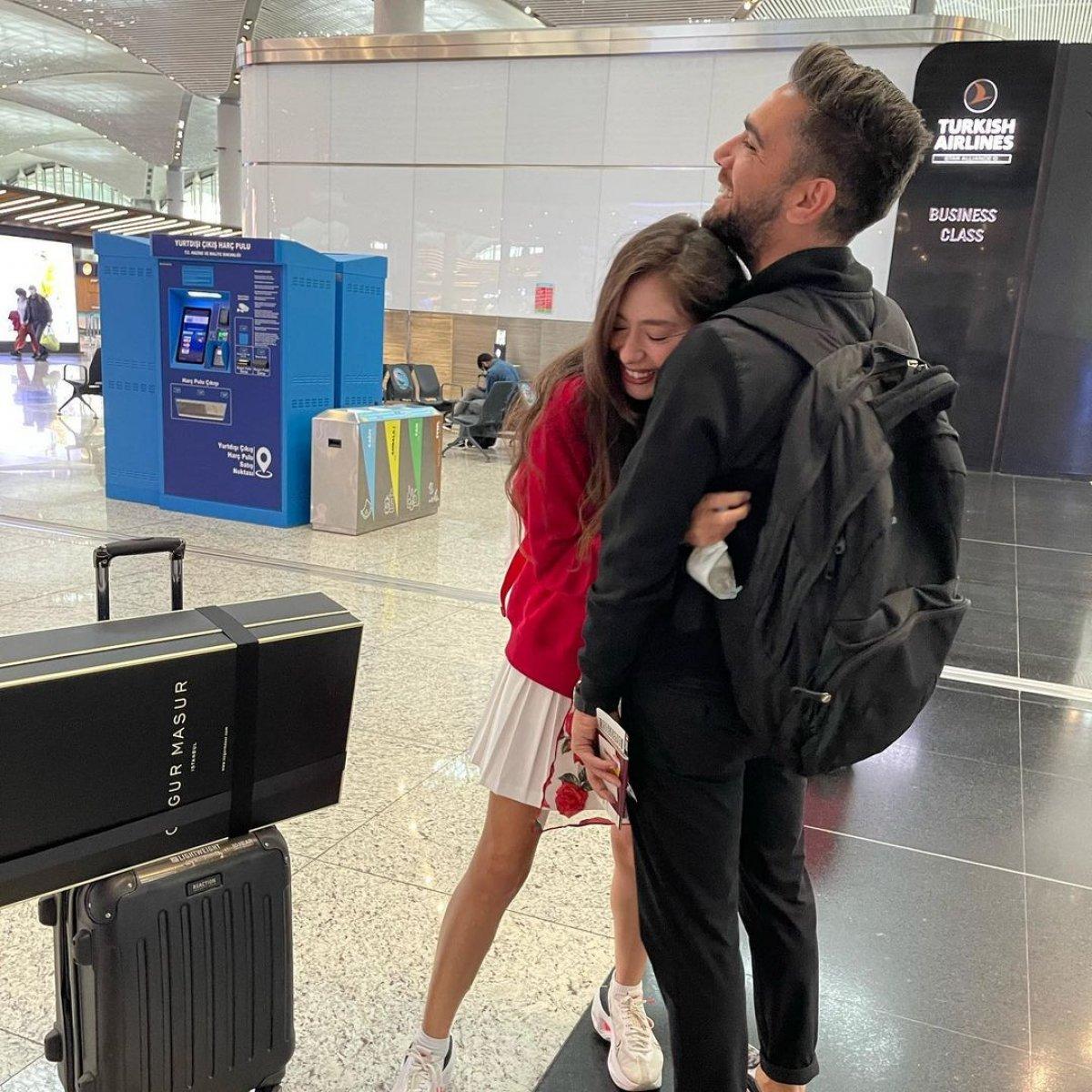 Neslihan Atagül'den günaydın pozu