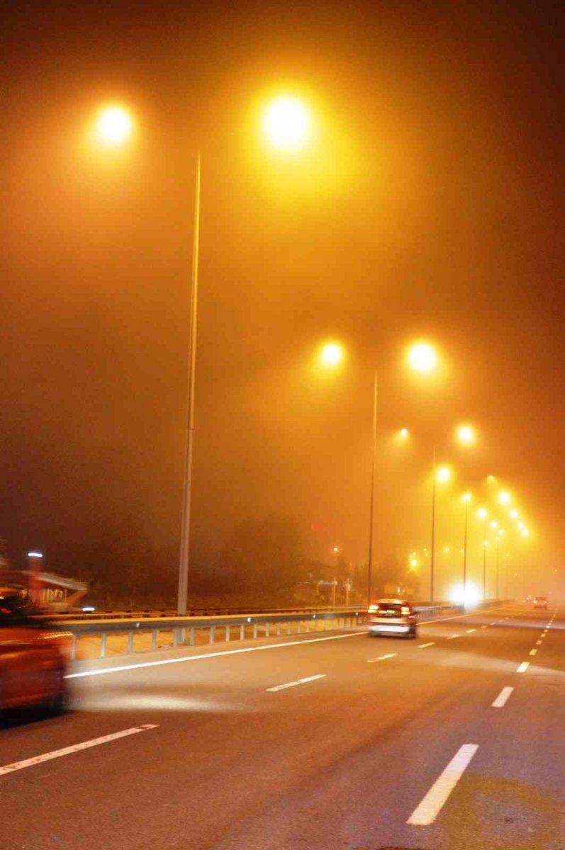 İstanbul’da gece saatlerinde sis etkili oldu