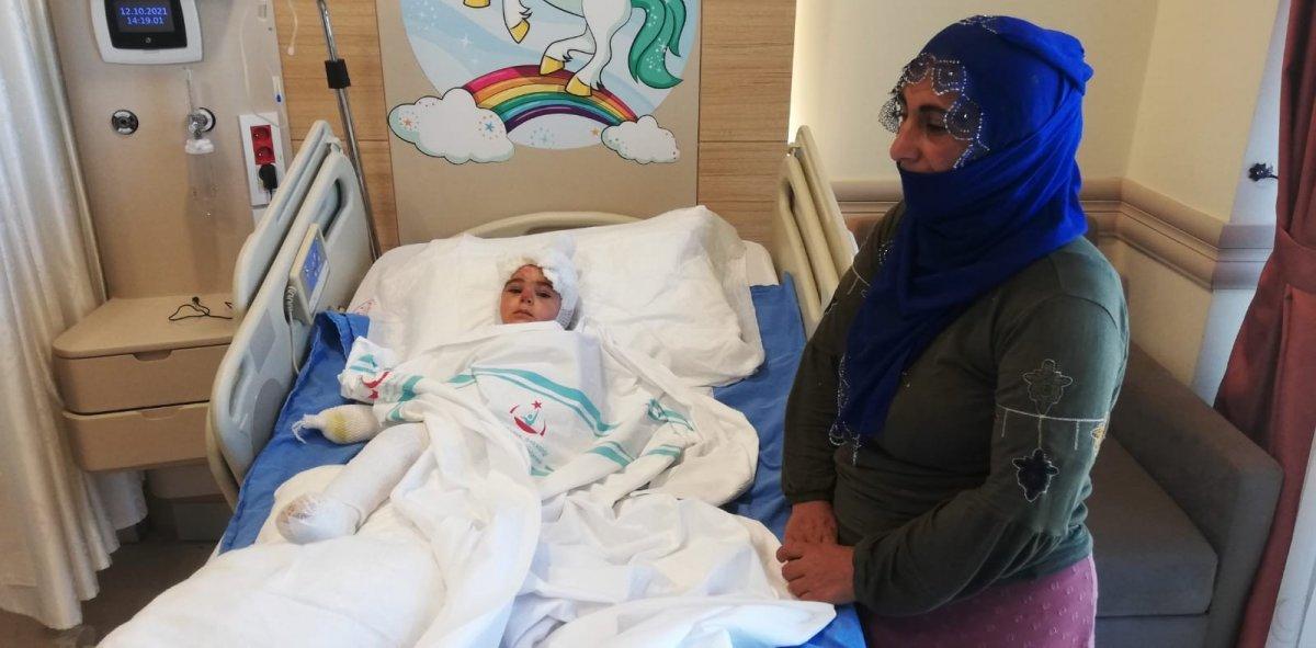 Erzurum’da, tandıra düşen 2 yaşındaki çocuğun vücudu yandı