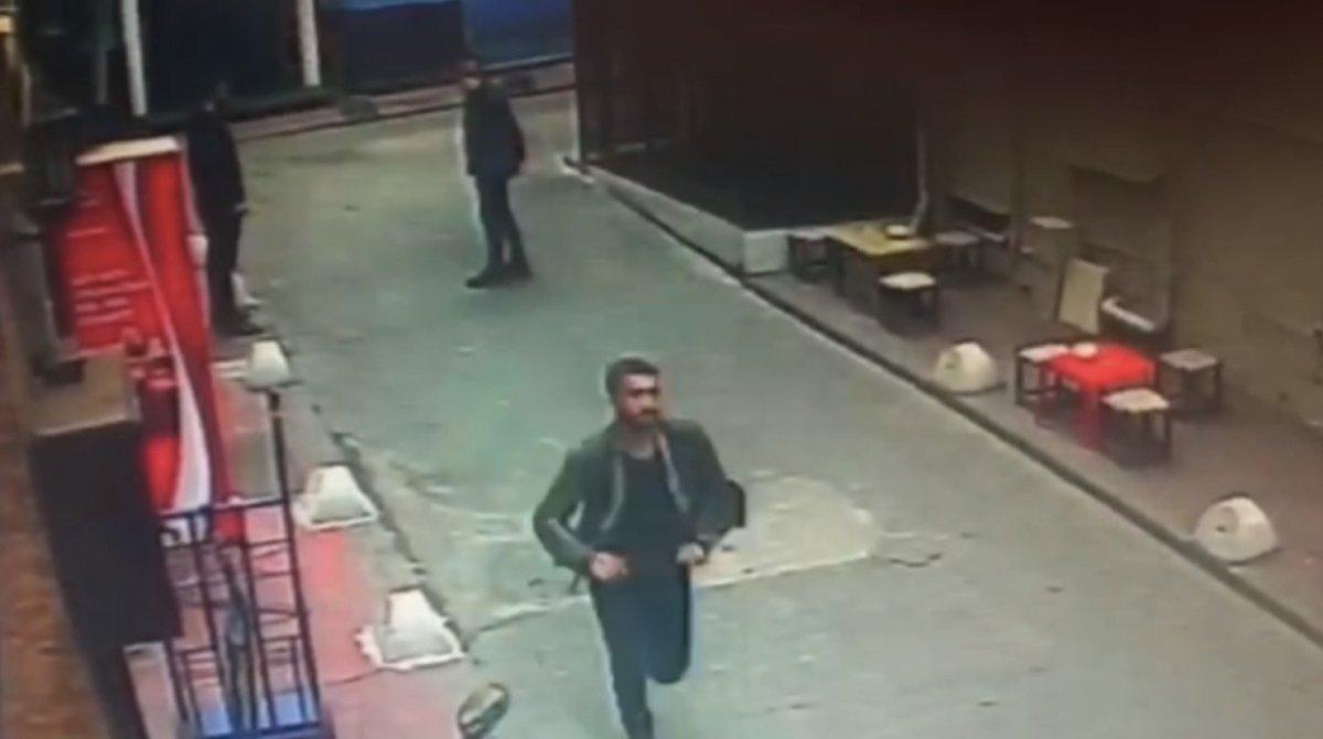 Taksim'de gençlere 'yolu açın' diyen turizmci, kalçasından vuruldu