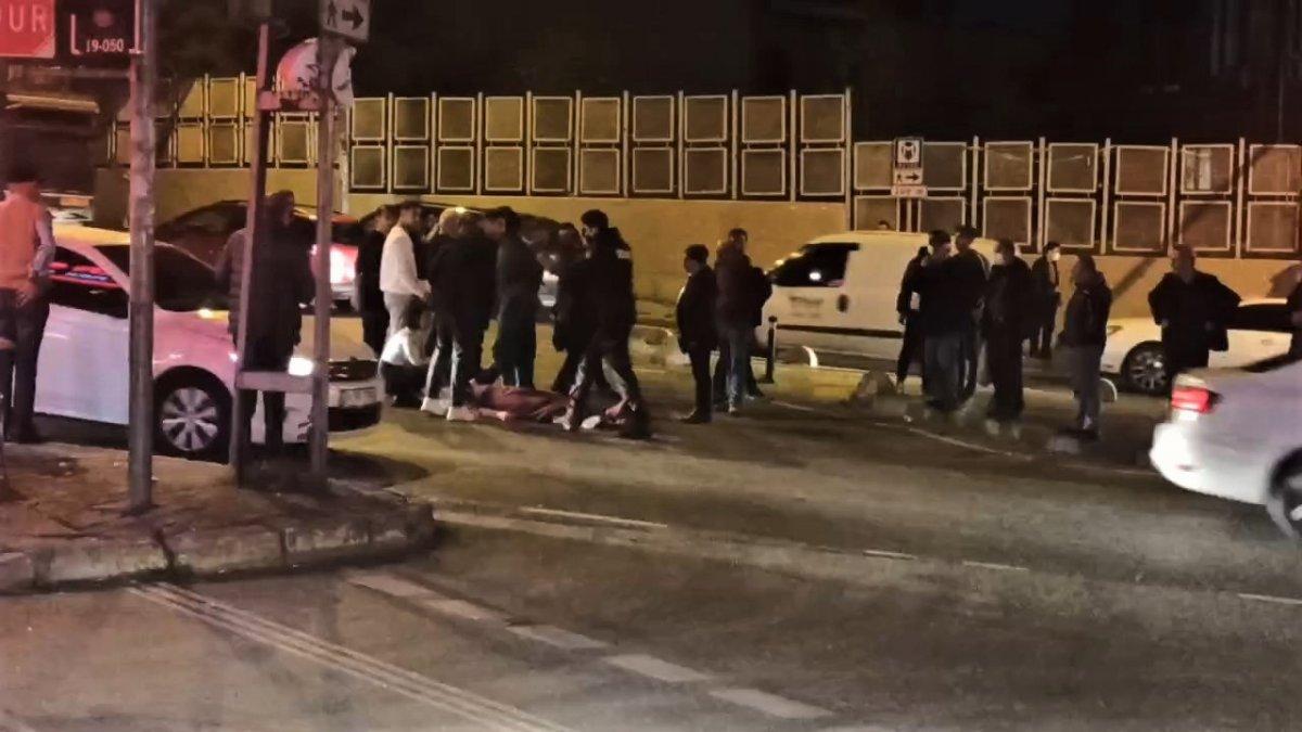 Maltepe'de otomobilin yayaya çarpma anı