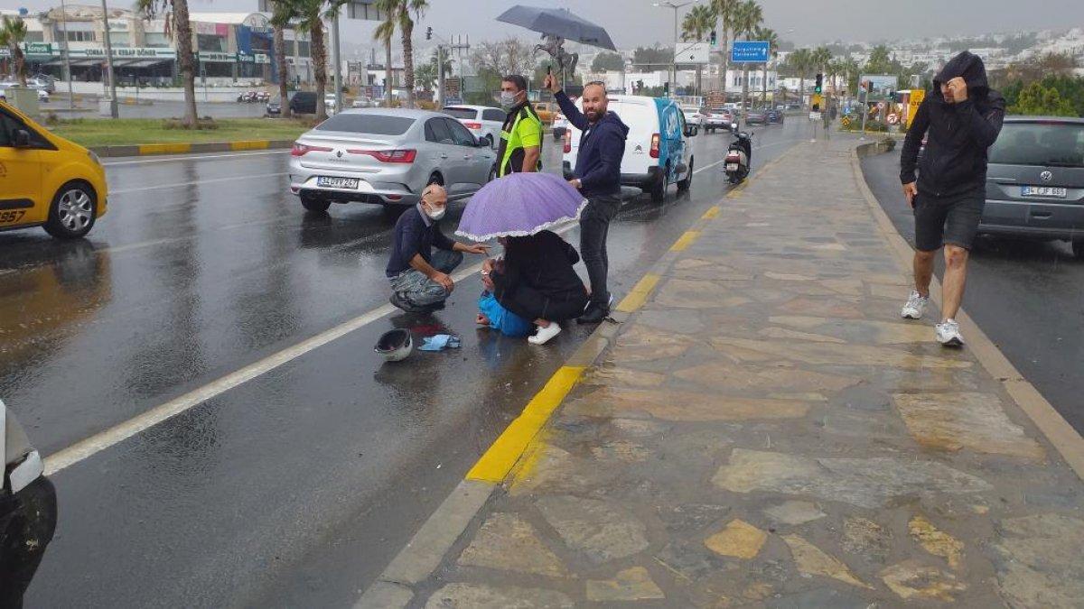 Muğla'da etkili olan yağmurun ardından vatandaşlar zor anlar yaşadı