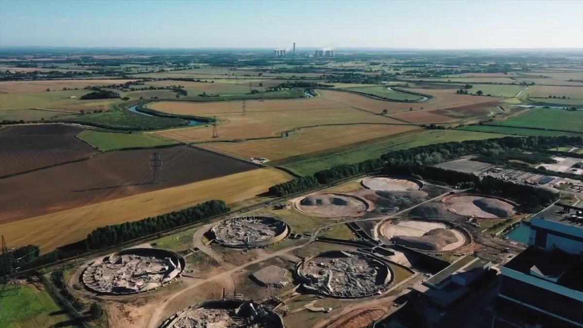 İngiltere'de soğutma kulelerinin yıkılma anı