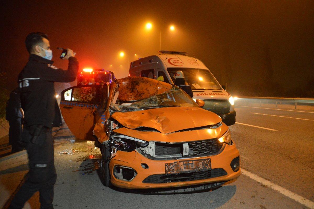 Eyüpsultan’da taksici ata çarptı