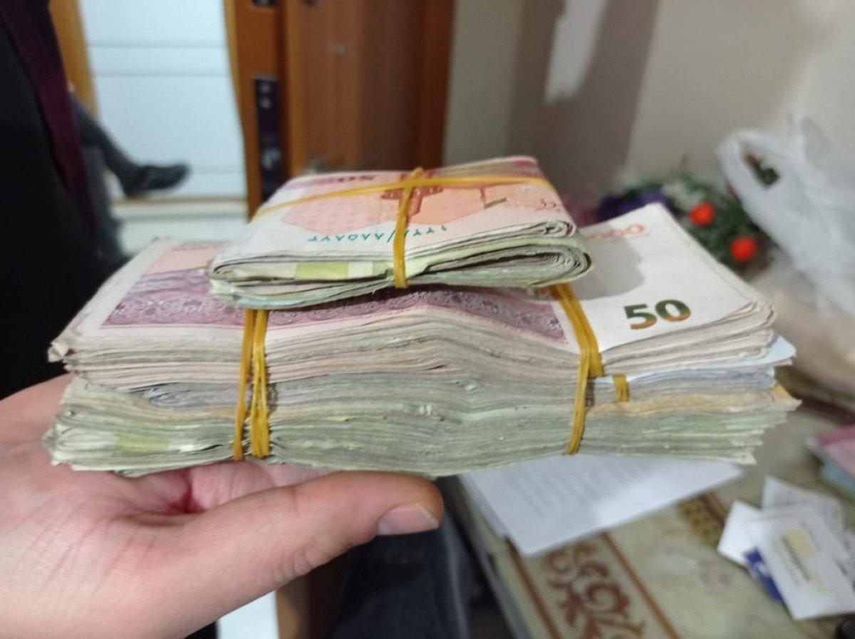 Van’da göçmen kaçakçılarının evinden 55 bin 900 lira çıktı