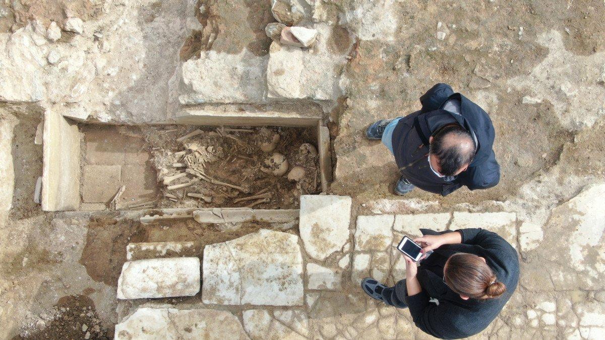 Kadıköy’de, Haydarpaşı Garı’ndaki kazılarda askeri sığınak bulundu