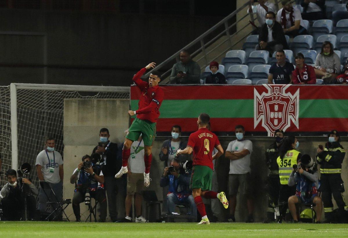 Ronaldo Avrupa'da en çok milli maça çıkan oyuncu oldu