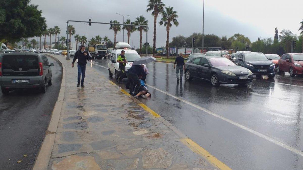 Muğla'da etkili olan yağmurun ardından vatandaşlar zor anlar yaşadı