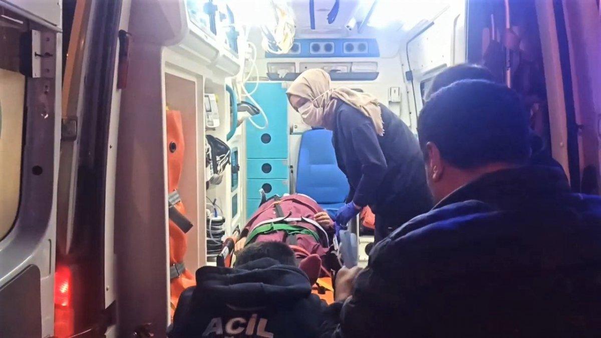 Maltepe'de otomobilin yayaya çarpma anı