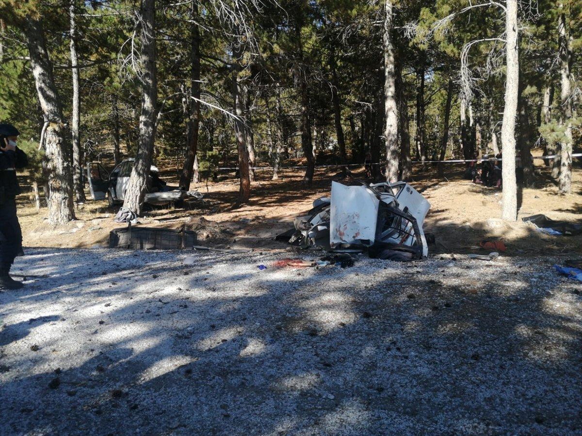 Afyonkarahisar'da kaza yapan servis şoförüne tutuklama
