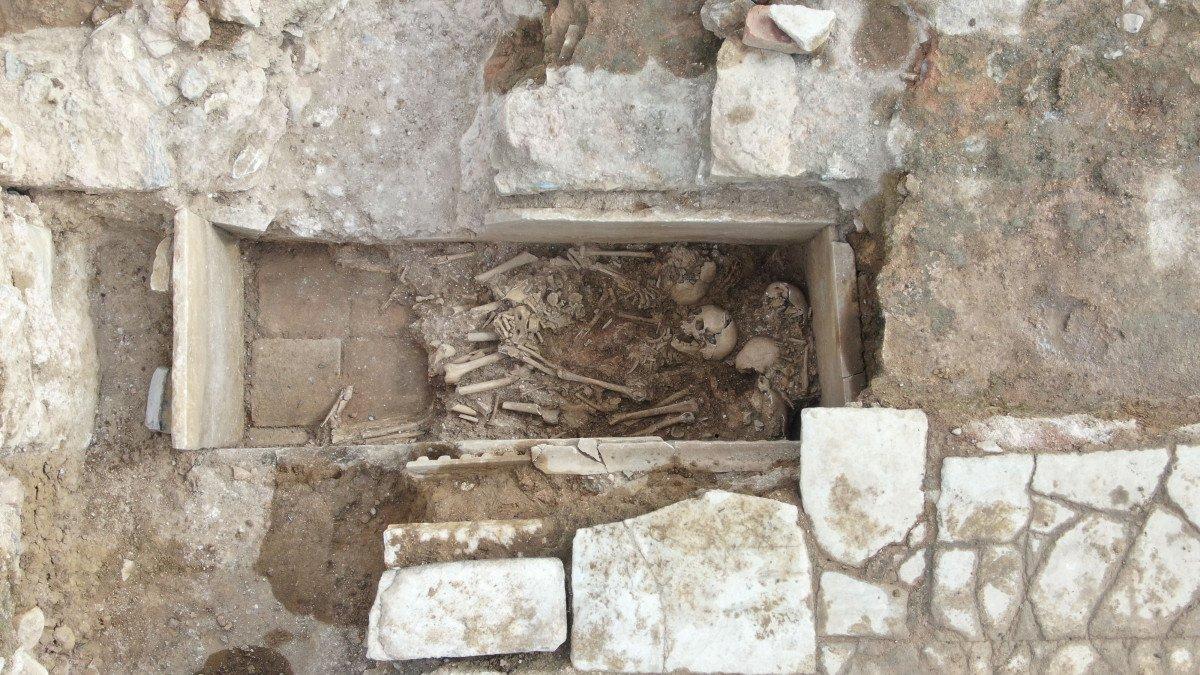 Kadıköy’de, Haydarpaşı Garı’ndaki kazılarda askeri sığınak bulundu