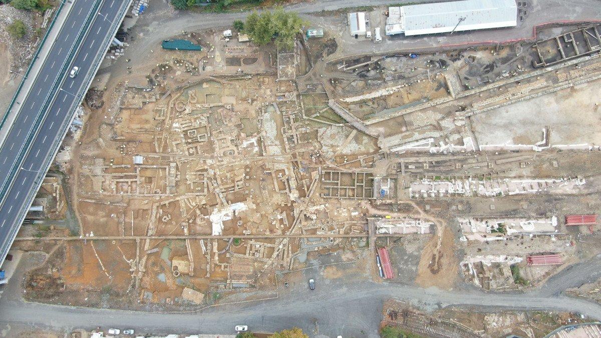 Kadıköy’de, Haydarpaşı Garı’ndaki kazılarda askeri sığınak bulundu