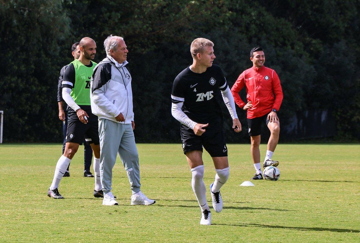 Mustafa Denizli: Altay'ın hedefi Avrupa