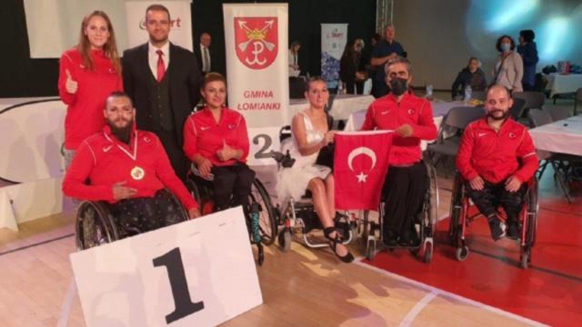 Milli para dansçı Barış Bayraktar'dan altın madalya